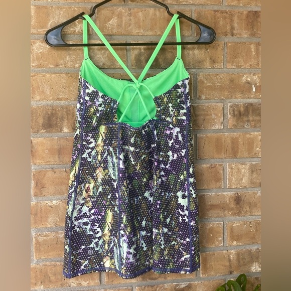 Lululemon Dancing Warrior Tank, Size 6 - Picture 6 of 10